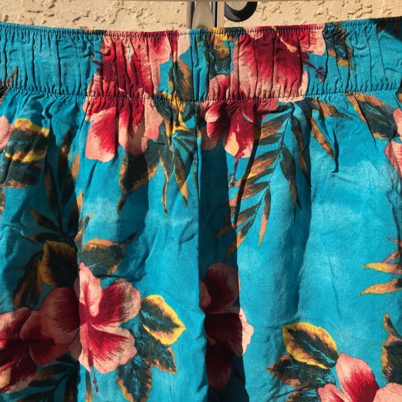 Teal Floral Shorts - Picture 4 of 5